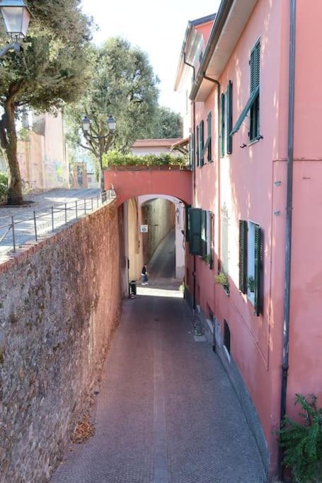 La Casa Di Loris Apartment Sarzana Luaran gambar