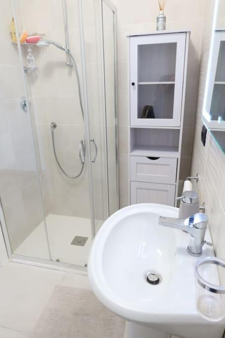 La Casa Di Loris Apartment Sarzana Luaran gambar